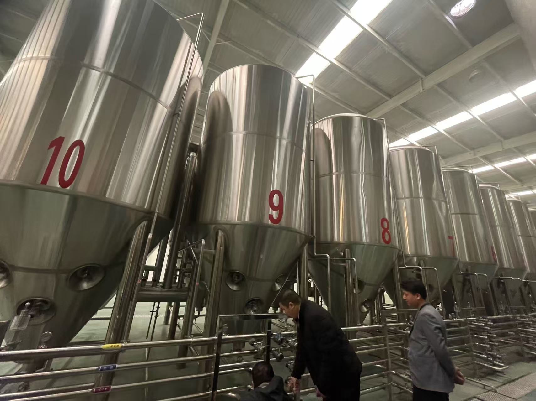 大渡口精酿啤酒设备厂—平面布置、设备设计、制造、调试、培训等一条龙服务
